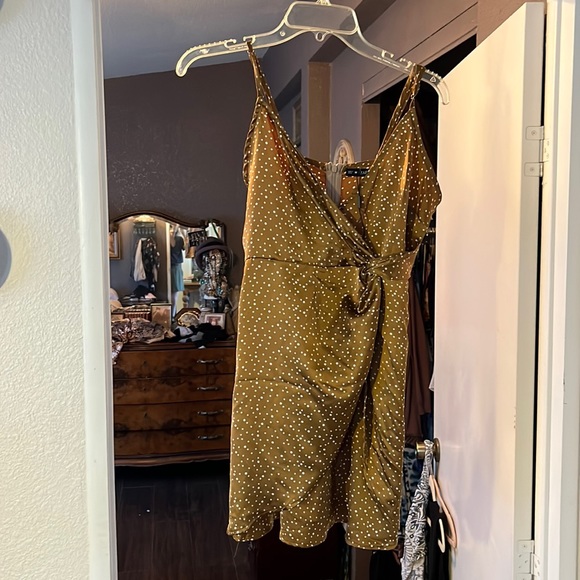 Zaful Dresses & Skirts - Zara dress size medium new with tags totally flattering